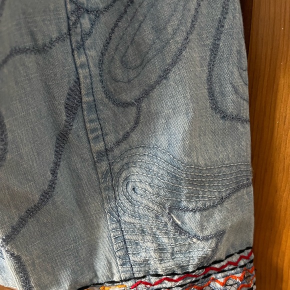 Chicos Embroidered Denim Jean Jacket 90s Embroidered Size 1 - Picture 3 of 6